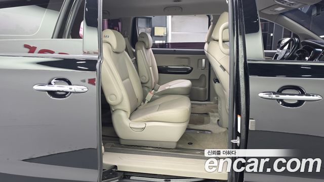 Kia Canival 2020 — photo 18