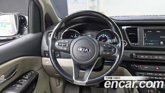 Kia Canival 2020 — photo 19