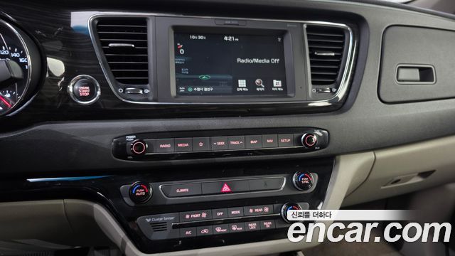 Kia Canival 2020 — photo 20