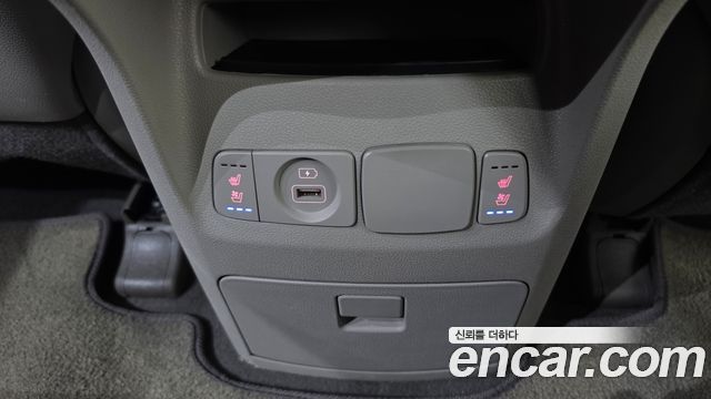 Kia Canival 2020 — photo 25