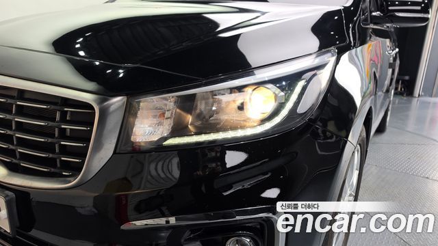 Kia Canival 2020 — photo 8