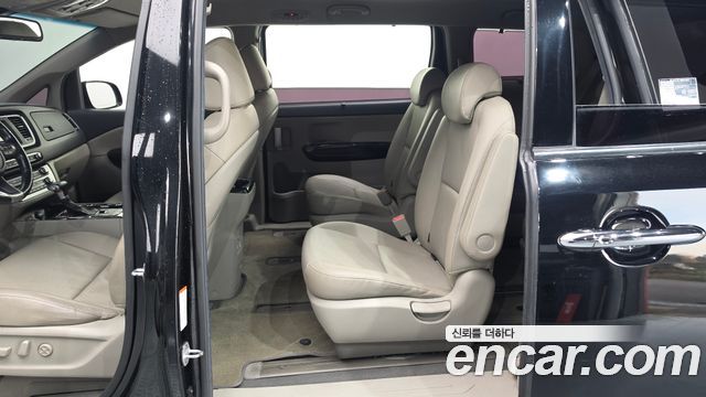 Kia Canival 2020 — photo 16