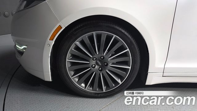 Lincoln MKZ 2015 — photo 5