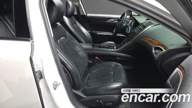Lincoln MKZ 2015 — photo 11