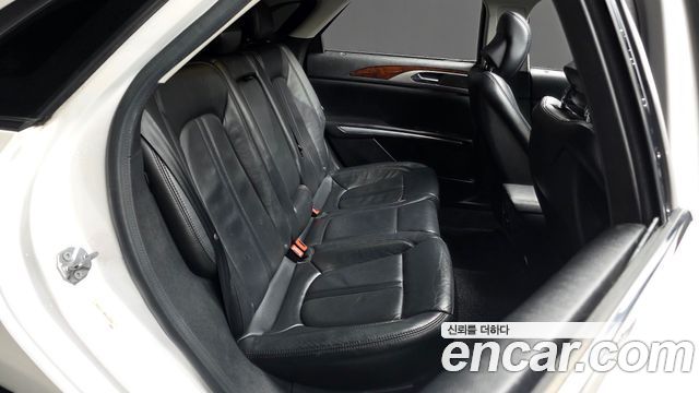 Lincoln MKZ 2015 — photo 12
