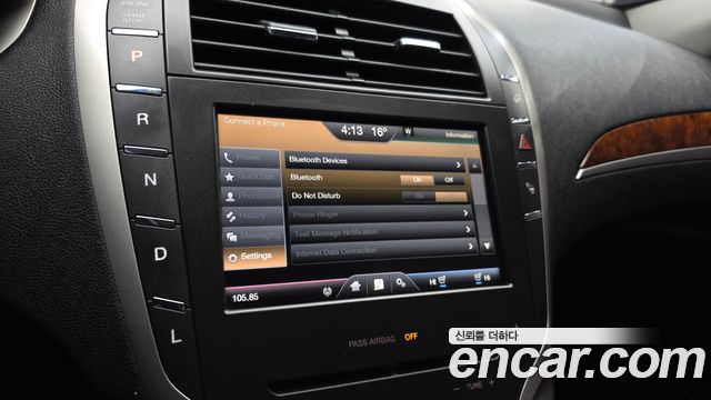 Lincoln MKZ 2015 — photo 17