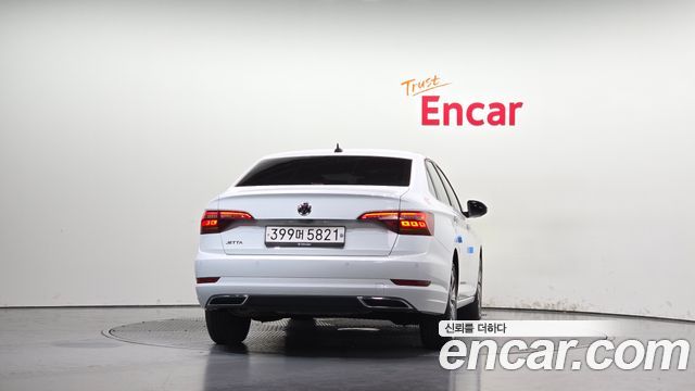 Volkswagen Jetta 2021 — photo 4