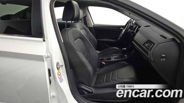 Volkswagen Jetta 2021 — photo 16