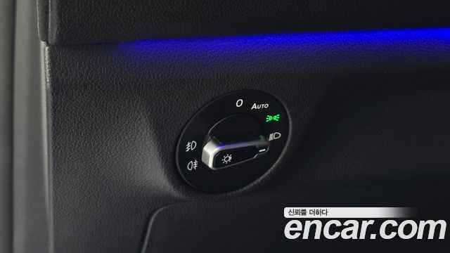 Volkswagen Jetta 2021 — photo 32