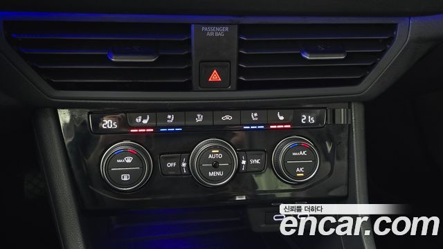 Volkswagen Jetta 2021 — photo 33