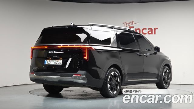 Kia Canival 2024 — photo 2