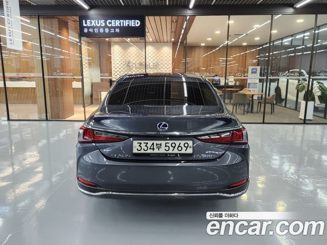 Lexus ES 2022 — photo 4