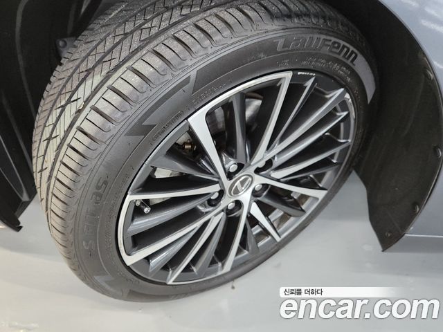 Lexus ES 2022 — photo 5