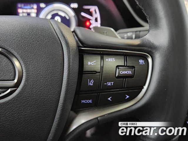 Lexus ES 2022 — photo 14