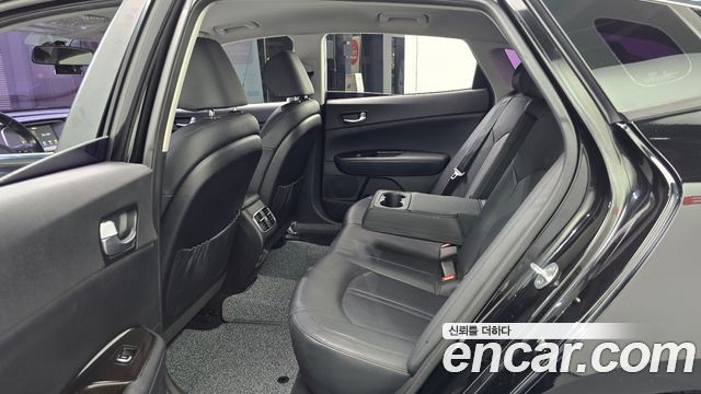Kia K5 2016 — photo 18