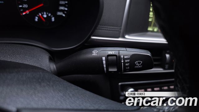 Kia K5 2016 — photo 27