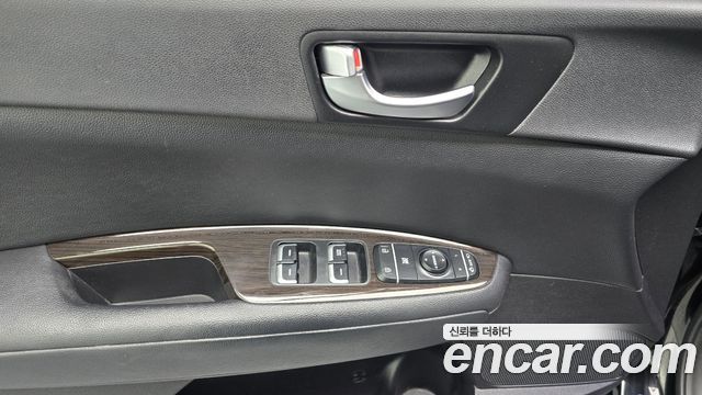Kia K5 2016 — photo 28