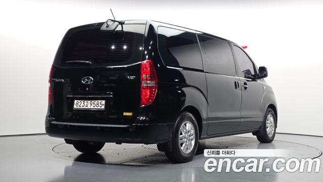 Hyundai Starex 2019 — photo 2
