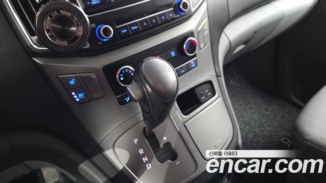 Hyundai Starex 2019 — photo 12