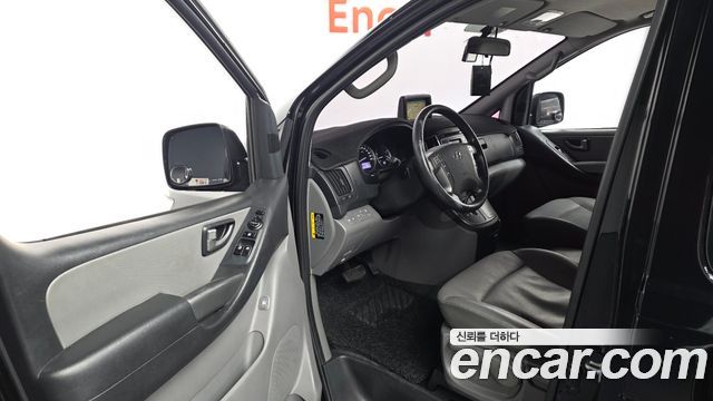 Hyundai Starex 2019 — photo 13