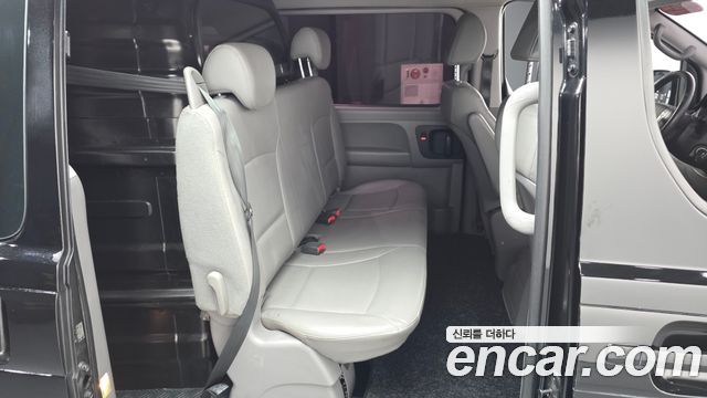 Hyundai Starex 2019 — photo 18