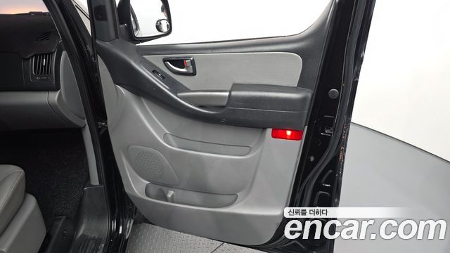 Hyundai Starex 2019 — photo 14