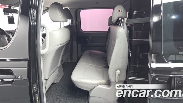 Hyundai Starex 2019 — photo 16