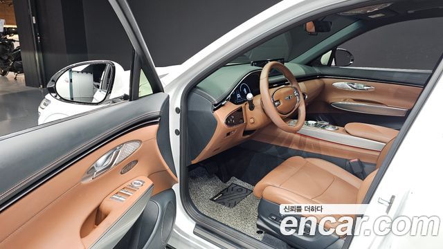 Genesis GV70 2023 — photo 13
