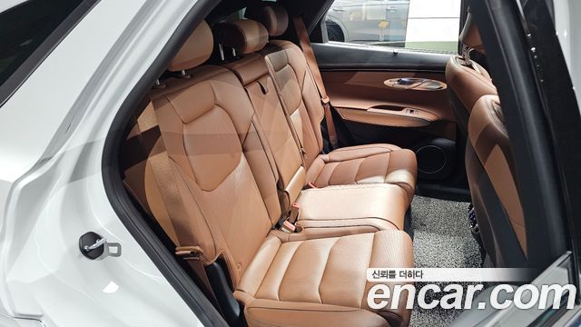 Genesis GV70 2023 — photo 17