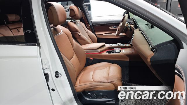 Genesis GV70 2023 — photo 16