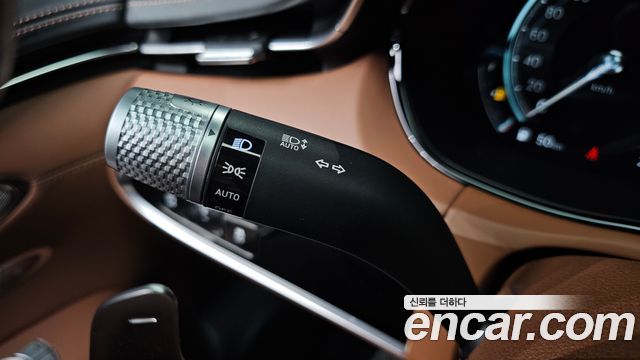 Genesis GV70 2023 — photo 30
