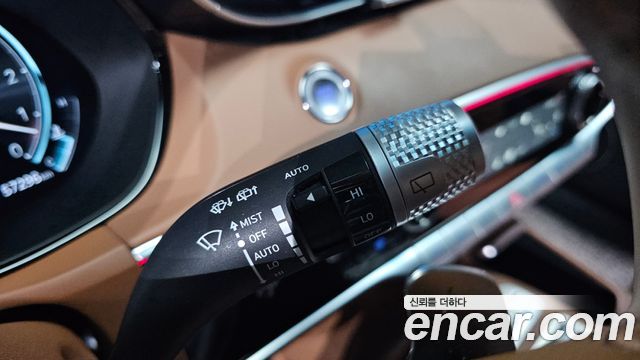 Genesis GV70 2023 — photo 31