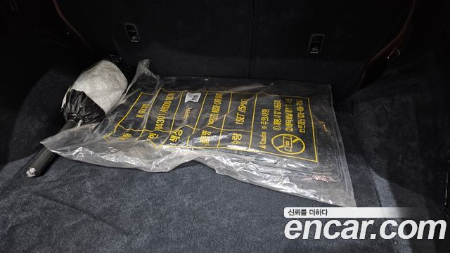 Genesis GV70 2023 — photo 35