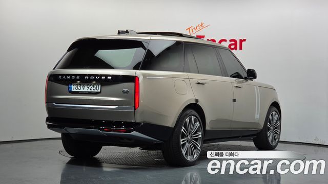 Land Rover Range Rover 2023 — photo 2