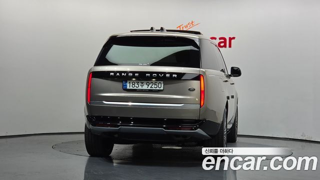 Land Rover Range Rover 2023 — photo 4