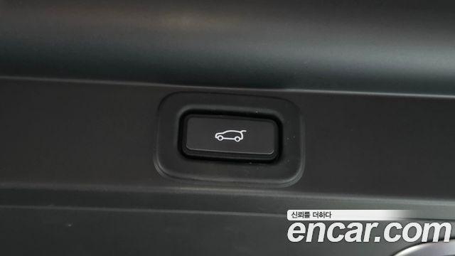 Land Rover Range Rover 2023 — photo 16