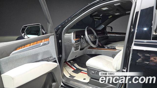 Cadillac Escalade 2025 — photo 2