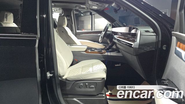 Cadillac Escalade 2025 — photo 18