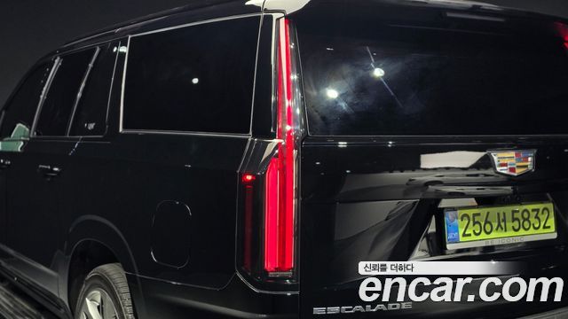 Cadillac Escalade 2025 — photo 9