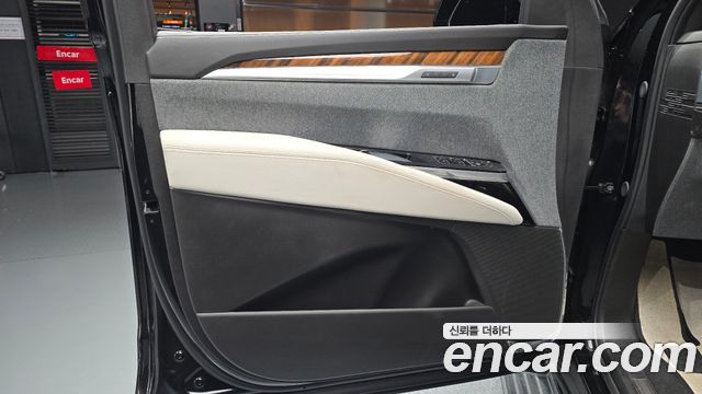 Cadillac Escalade 2025 — photo 14