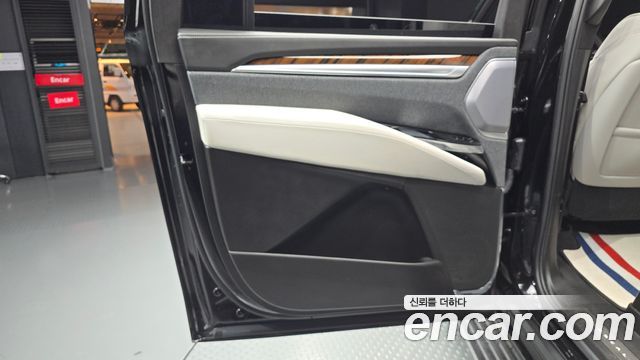 Cadillac Escalade 2025 — photo 15