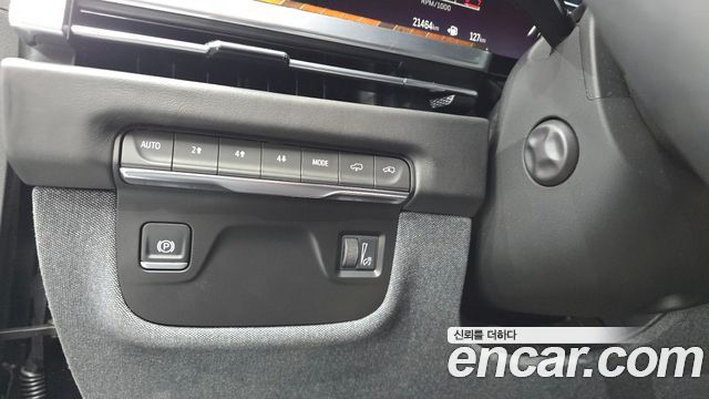 Cadillac Escalade 2025 — photo 30