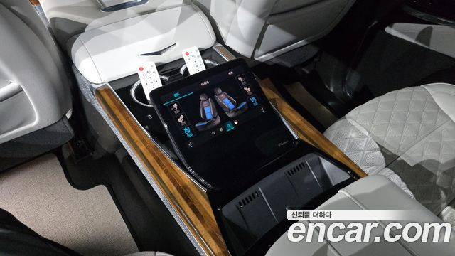 Cadillac Escalade 2025 — photo 37