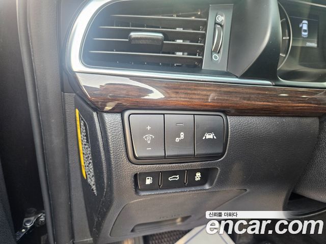 Kia K7 2018 — photo 12