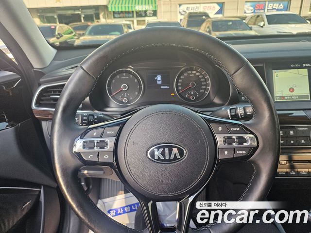 Kia K7 2018 — photo 13