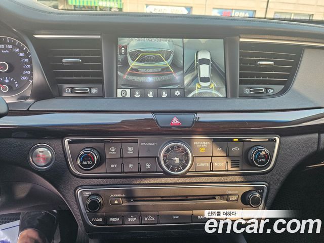 Kia K7 2018 — photo 14