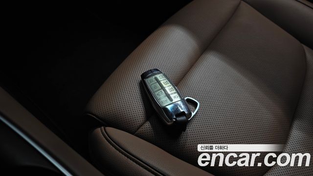 Genesis GV70 2021 — photo 21