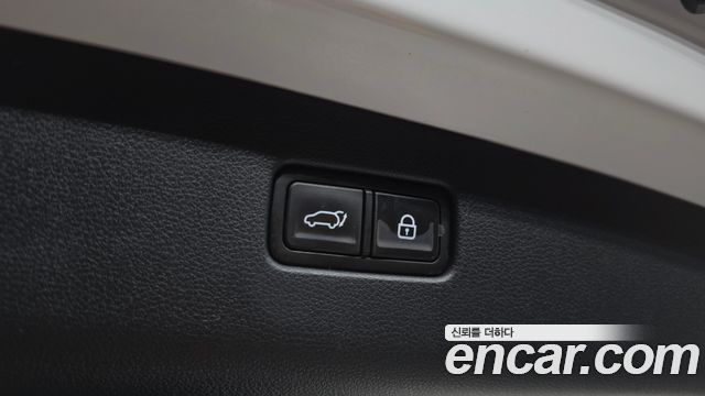 Genesis GV70 2021 — photo 23