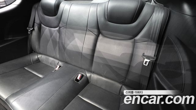Hyundai Genesis 2010 — photo 16