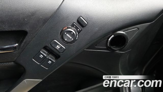 Hyundai Genesis 2010 — photo 28